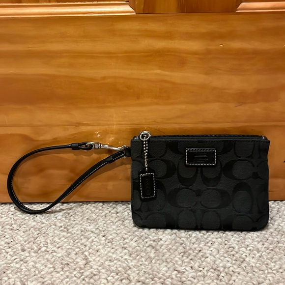 Coach Wristlet - Picture 1 of 5